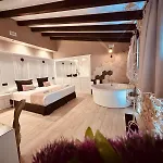 La Quinta Luxury Palace *