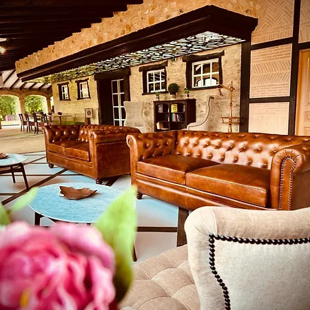 La Quinta Luxury Palace أرنويرو