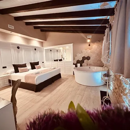 La Quinta Luxury Palace *