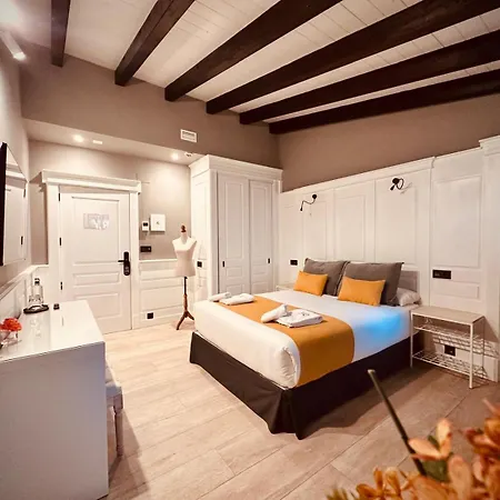 カントリーハウス La Quinta Luxury Palace