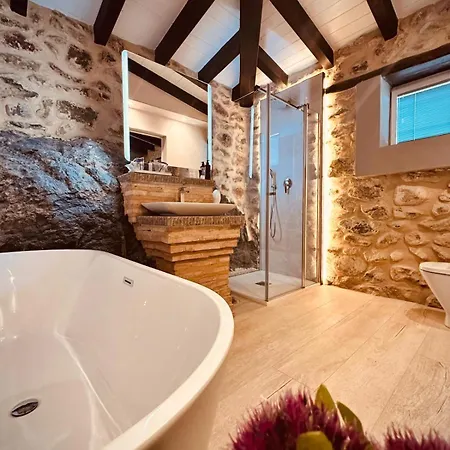 La Quinta Luxury Palace