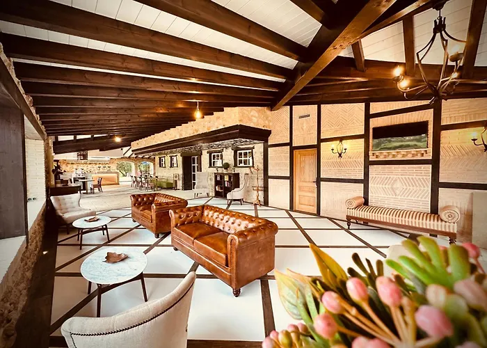 בית כפרי La Quinta Luxury Palace