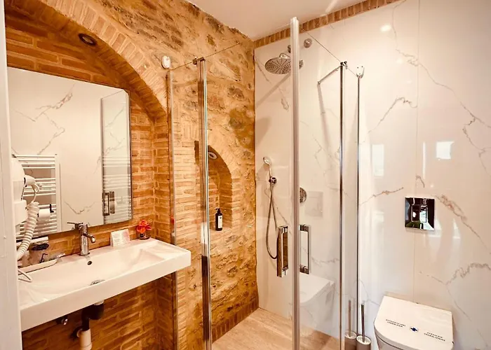 La Quinta Luxury Palace